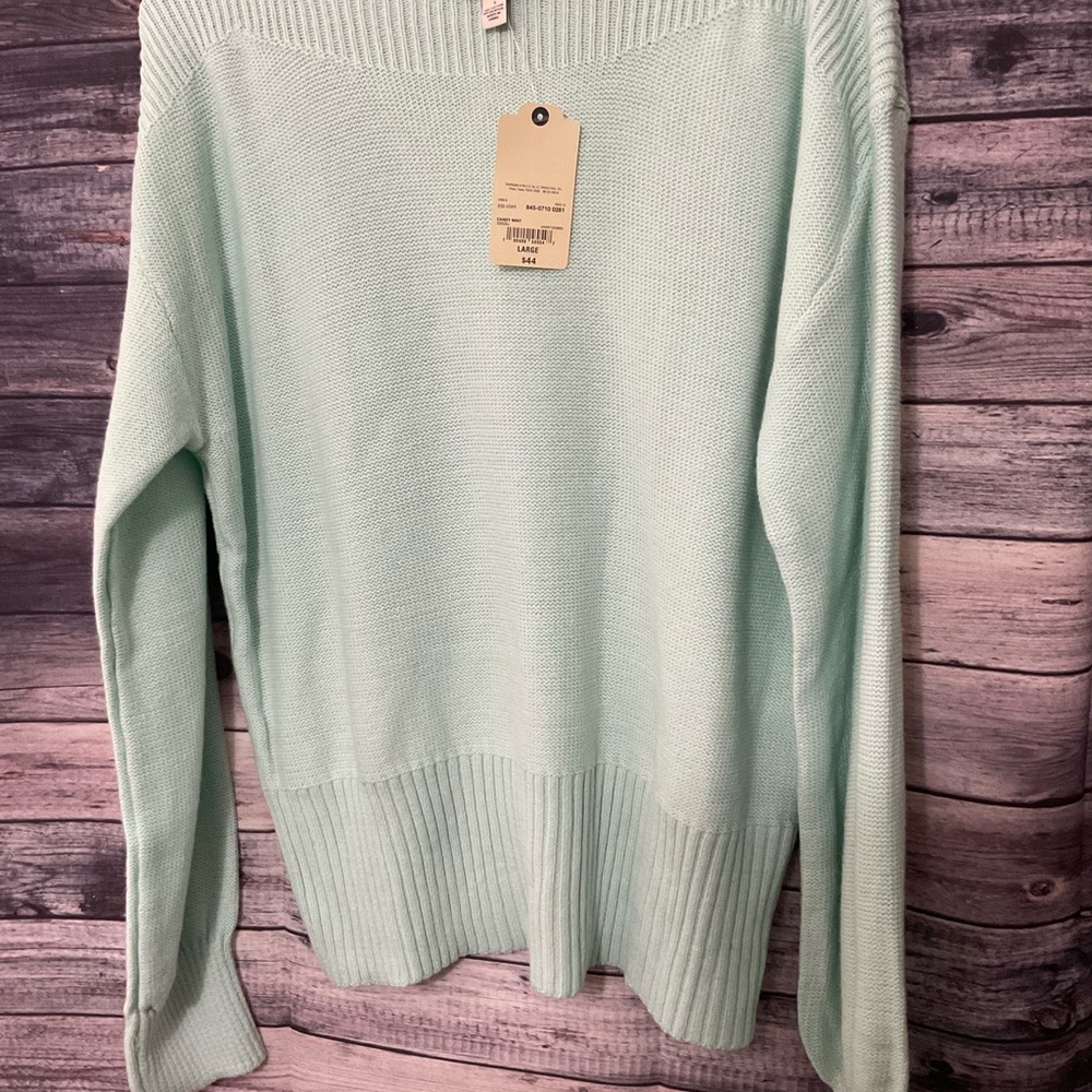 St. John’s Bay slightly distressed sweater Size LARGE NEW